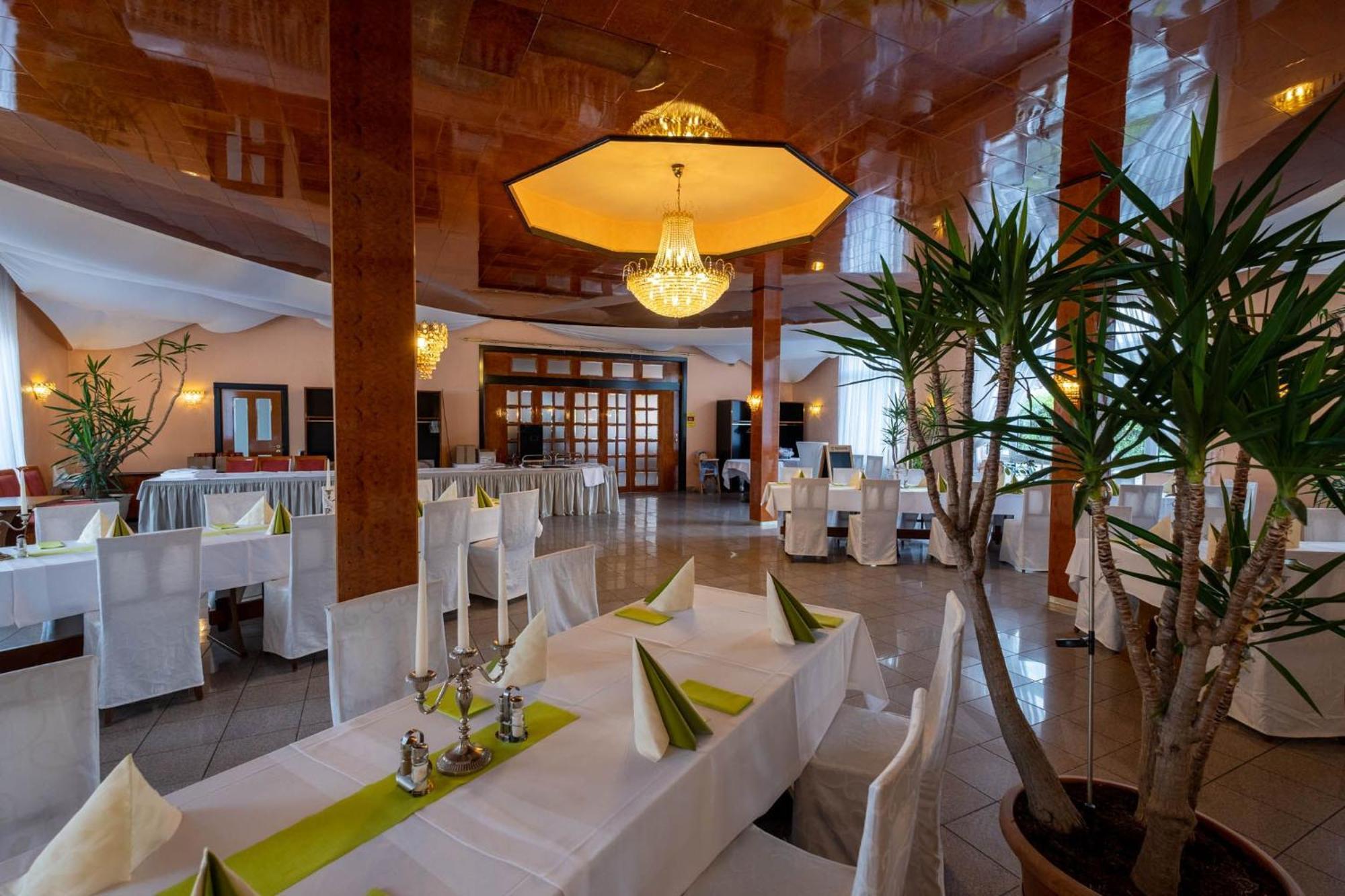 Kraichtaler Hof Hotel Buitenkant foto