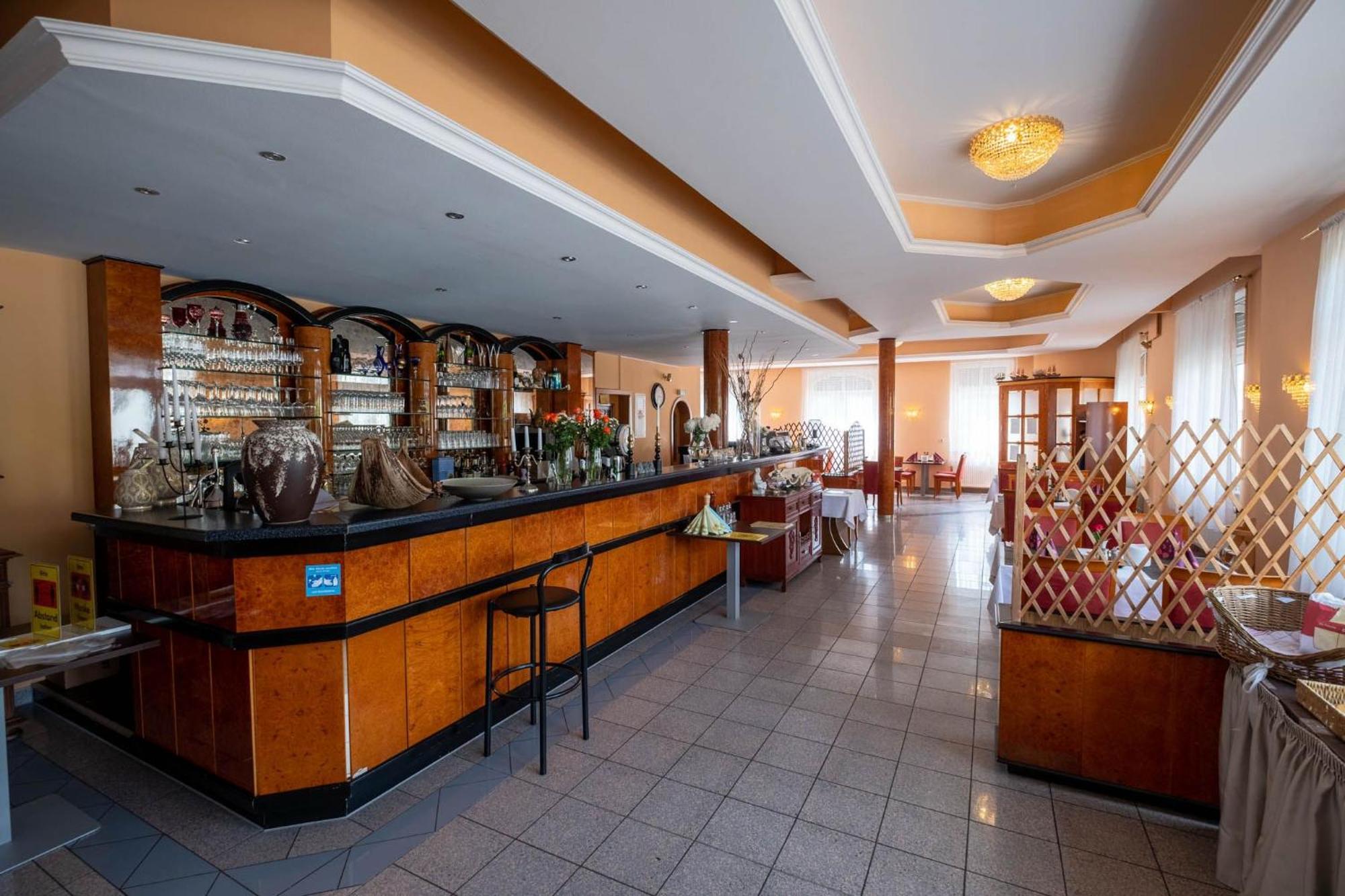 Kraichtaler Hof Hotel Buitenkant foto
