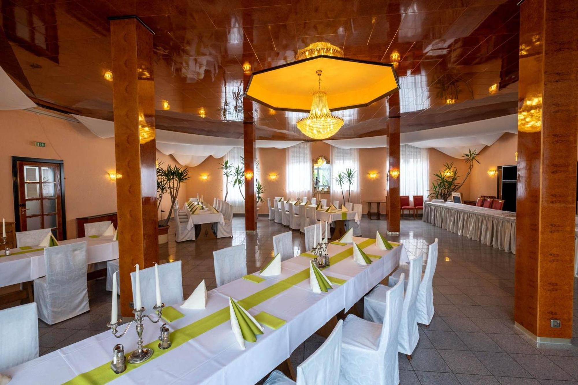 Kraichtaler Hof Hotel Buitenkant foto